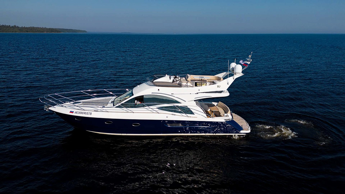 Аренда яхты Galeon 440 в Санкт-Петербурге